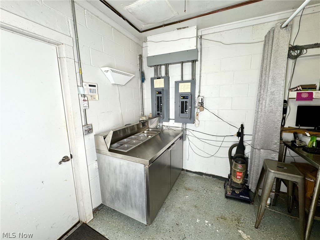 19510 Leatherwood Road Salesville OH 43778