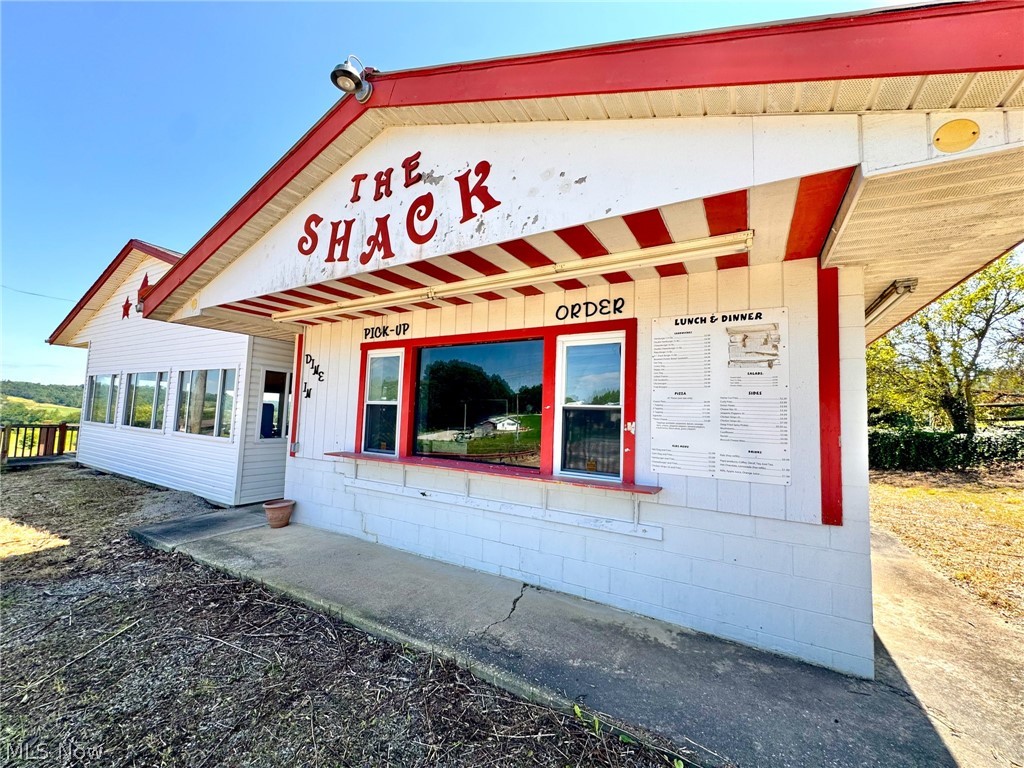 19510 Leatherwood Road Salesville OH 43778