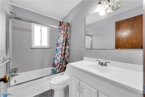 18809 Bella Drive Cleveland OH 44119