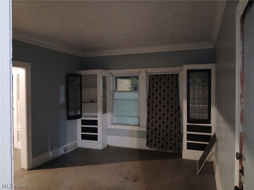 14306 Kinsman Road Cleveland OH 44120