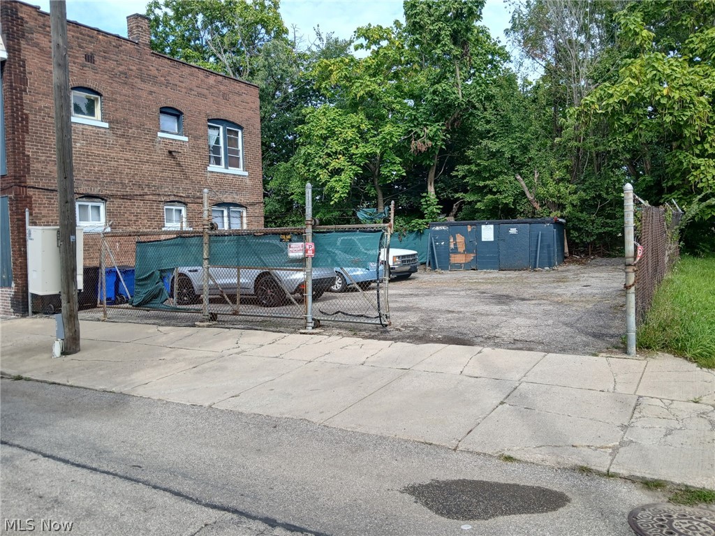 14306 Kinsman Road Cleveland OH 44120