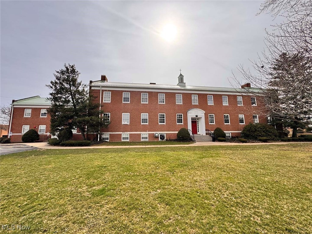 618 Roswell Road NW Carrollton OH 44615