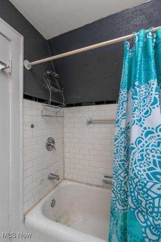 2705 Cleveland Avenue NW Canton OH 44709