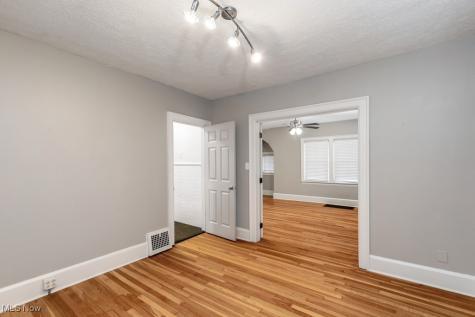 2705 Cleveland Avenue NW Canton OH 44709