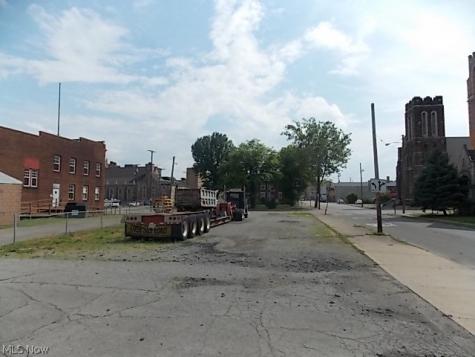 320 N 5th Street Steubenville OH 43952