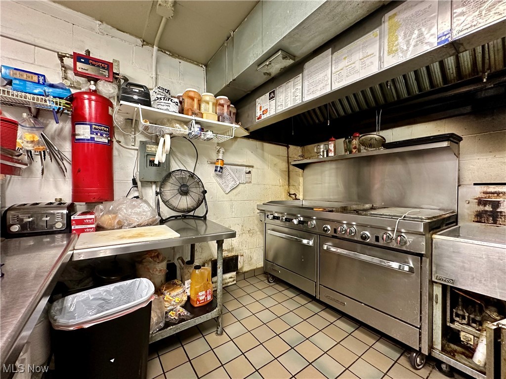 1111 Niles Cortland Road NE Howland OH 44484