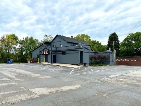 1111 Niles Cortland Road NE Howland OH 44484