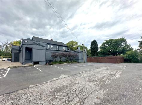 1111 Niles Cortland Road NE Howland OH 44484