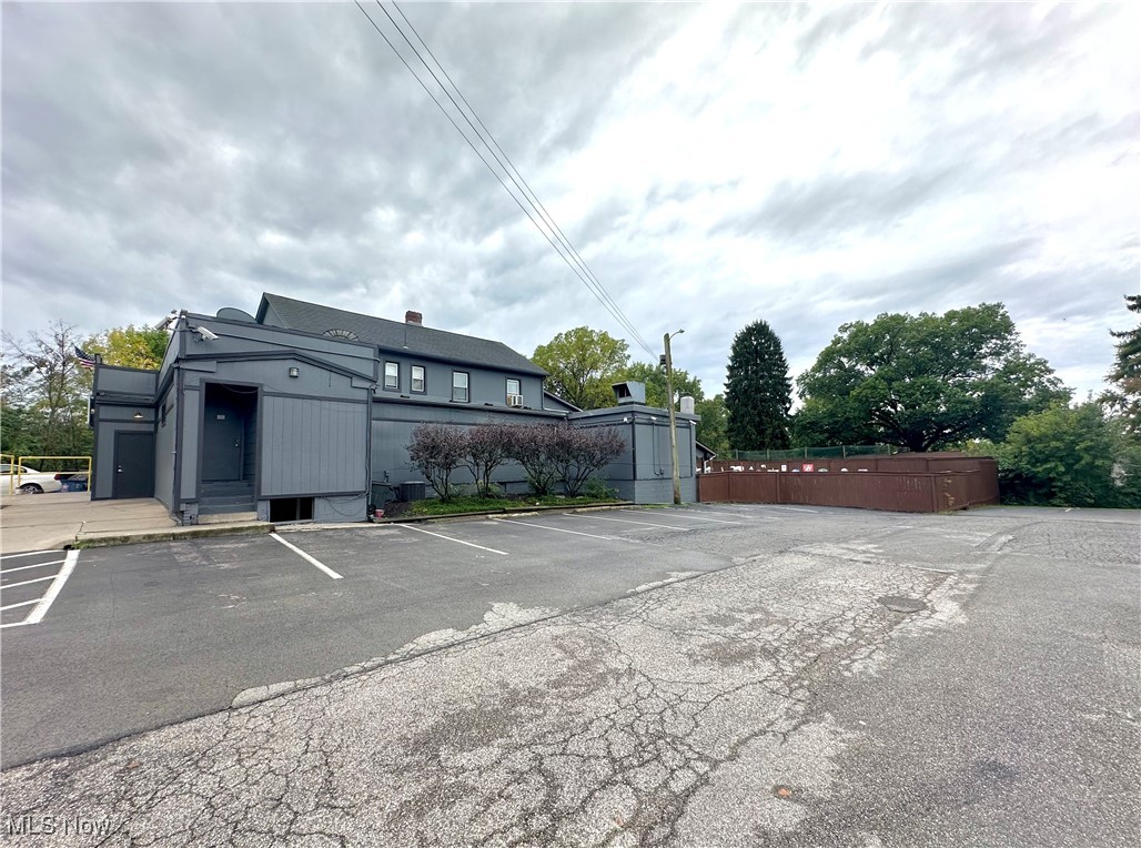 1111 Niles Cortland Road NE Howland OH 44484