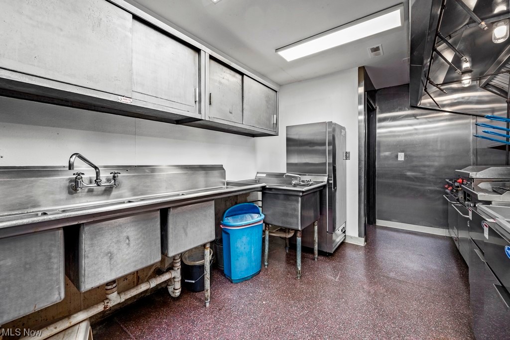 8741 W Ridge Elyria OH 44035