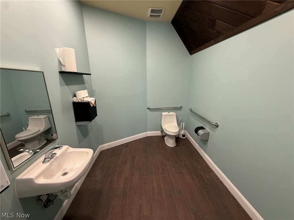 10804 Wilkshire Boulevard NE Bolivar OH 44612