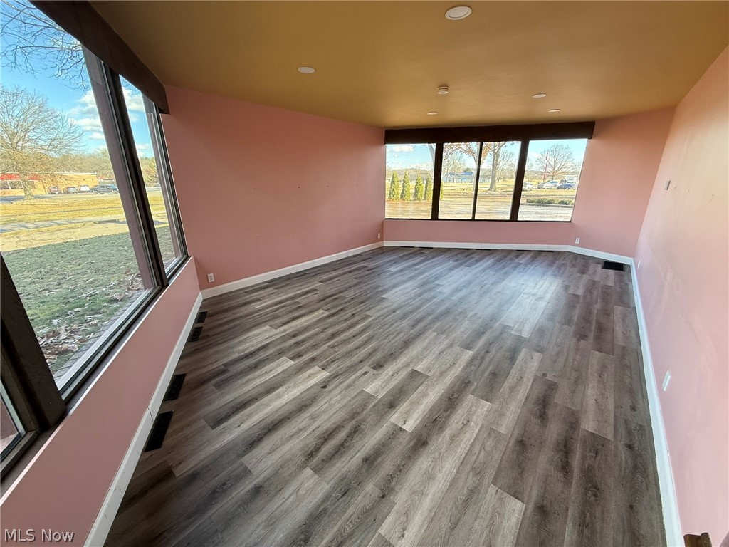 10804 Wilkshire Boulevard NE Bolivar OH 44612