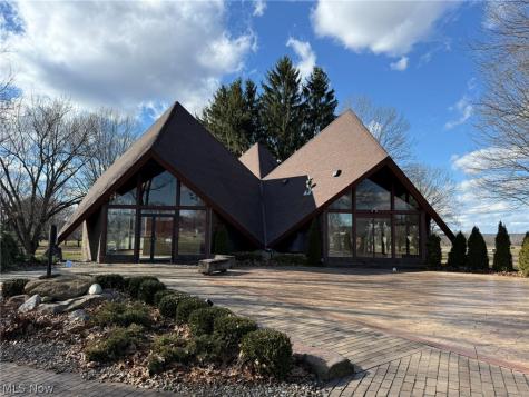 10804 Wilkshire Boulevard NE Bolivar OH 44612