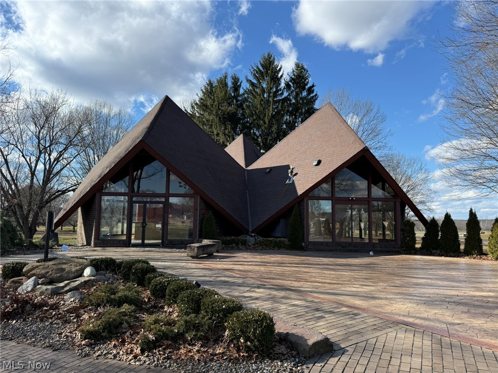 10804 Wilkshire Boulevard NE Bolivar OH 44612
