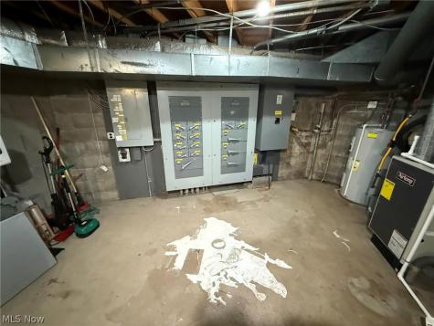 10804 Wilkshire Boulevard NE Bolivar OH 44612