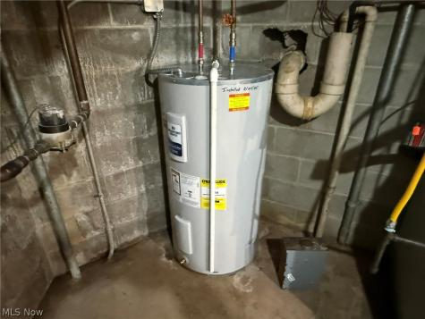 10804 Wilkshire Boulevard NE Bolivar OH 44612