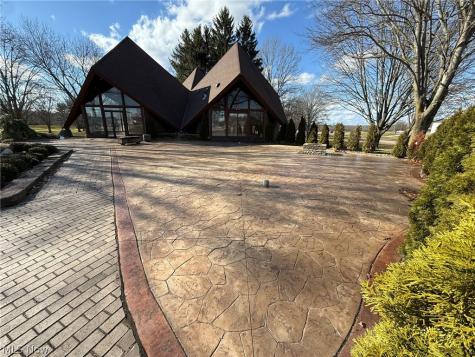 10804 Wilkshire Boulevard NE Bolivar OH 44612