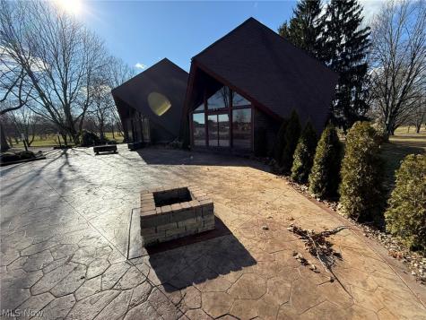 10804 Wilkshire Boulevard NE Bolivar OH 44612