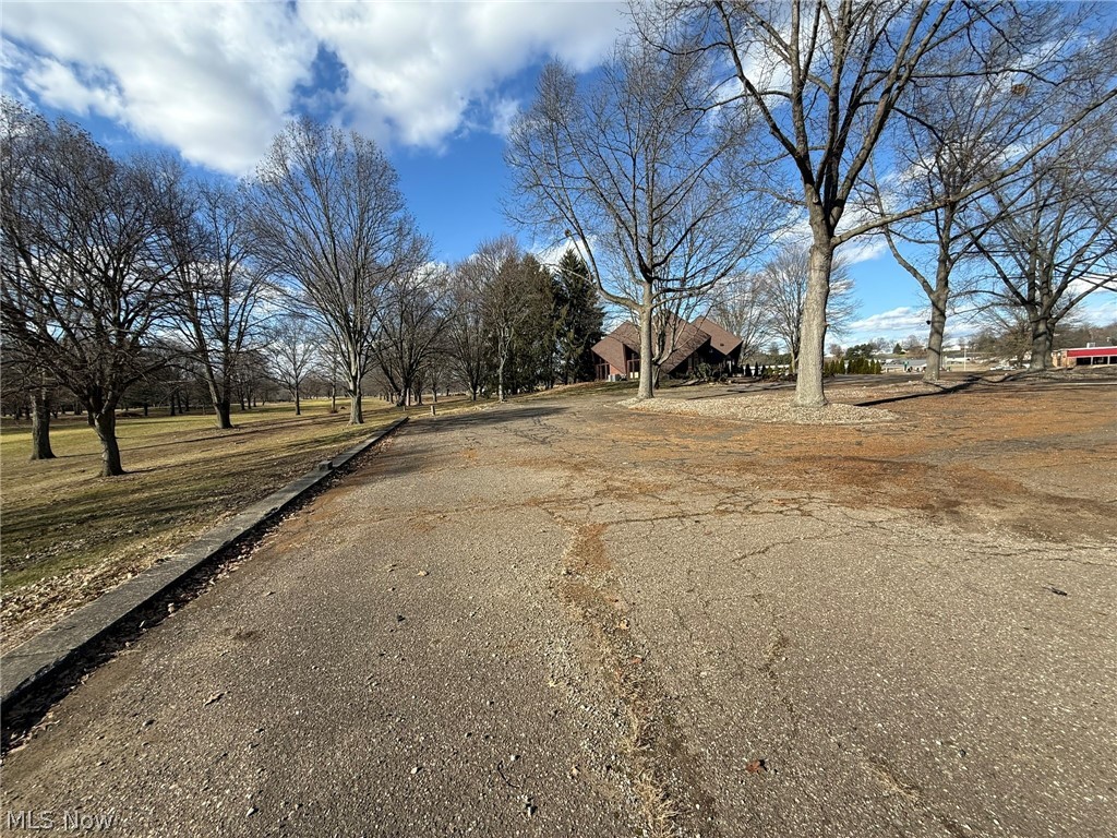 10804 Wilkshire Boulevard NE Bolivar OH 44612