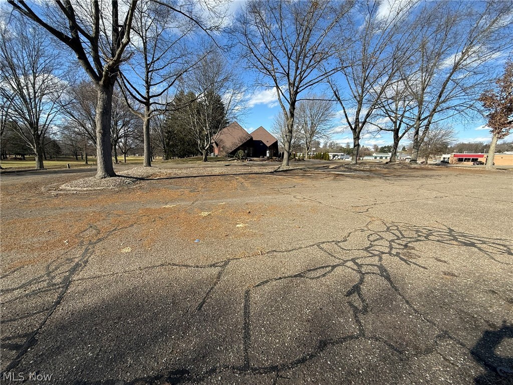 10804 Wilkshire Boulevard NE Bolivar OH 44612