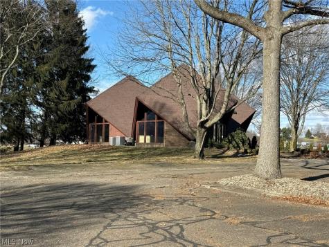 10804 Wilkshire Boulevard NE Bolivar OH 44612