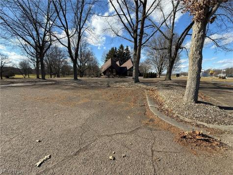 10804 Wilkshire Boulevard NE Bolivar OH 44612