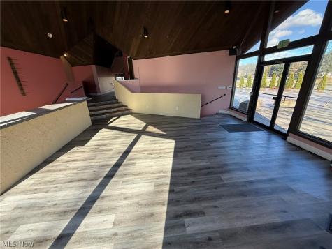 10804 Wilkshire Boulevard NE Bolivar OH 44612