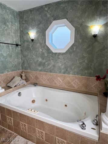 6041 Township Road 310 Millersburg OH 44654