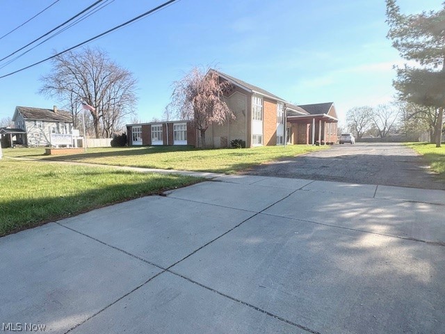 1951 Parkman Road Warren OH 44485