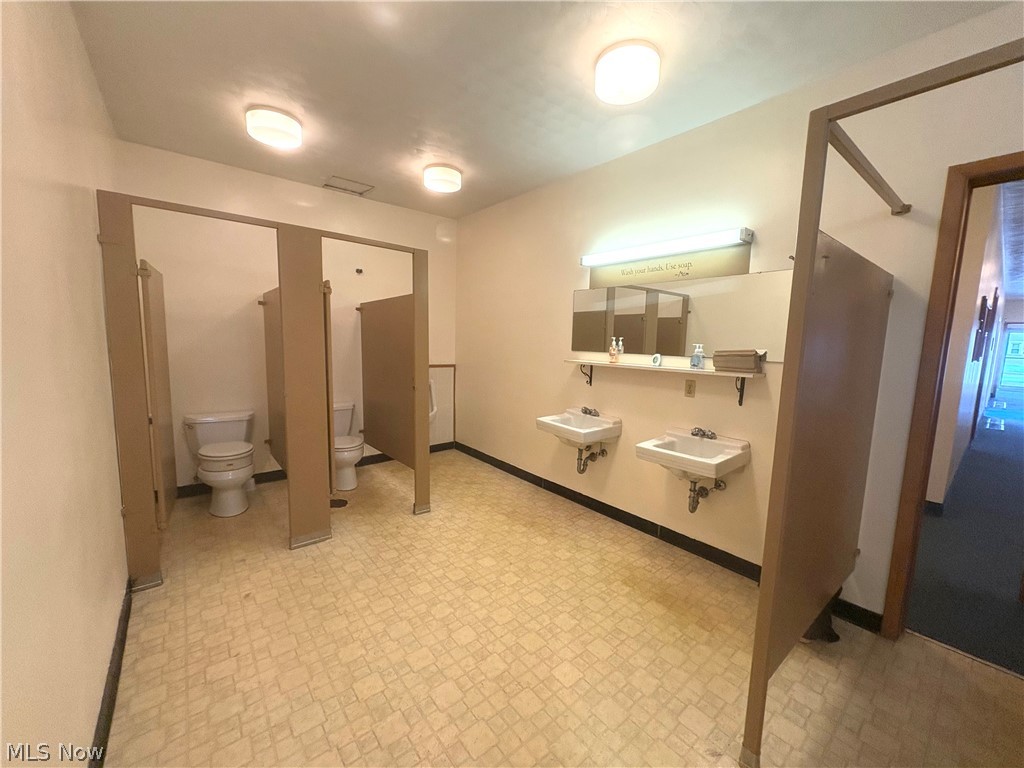 1951 Parkman Road Warren OH 44485
