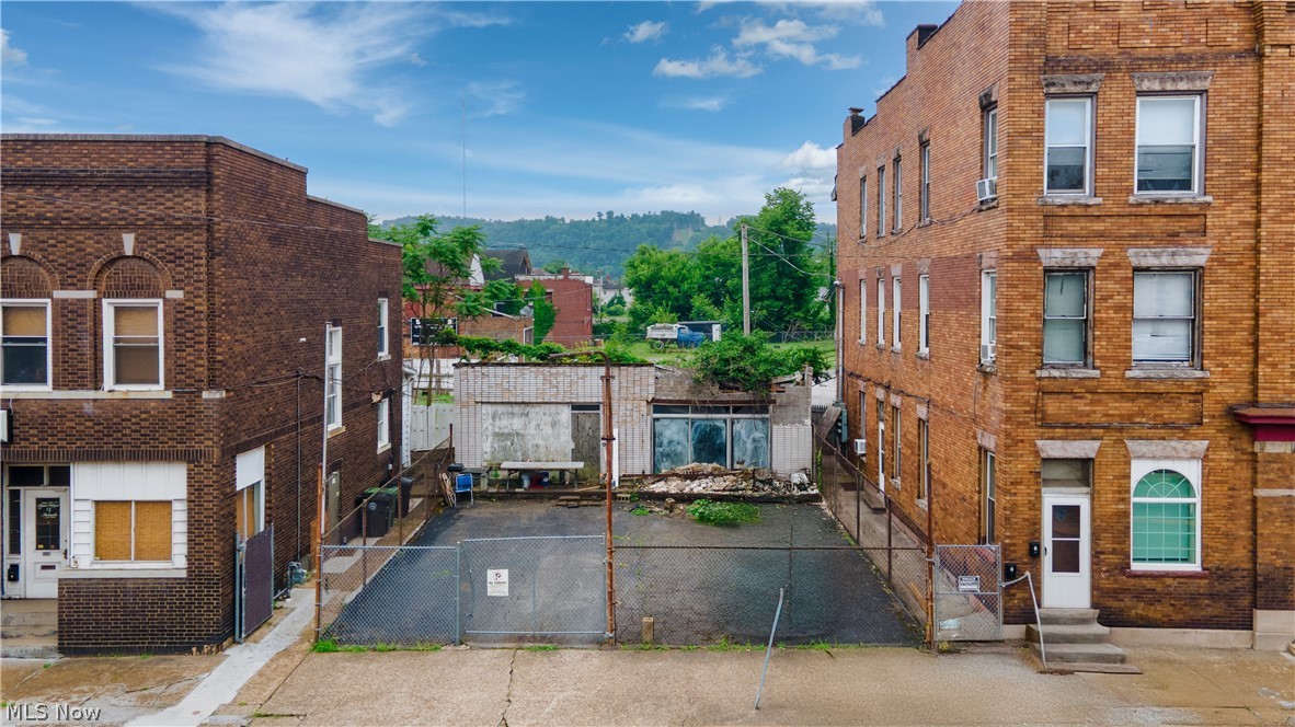 406 Adams Street Steubenville OH 43952
