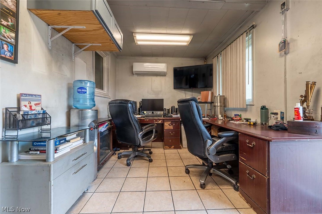 514 Trenton Avenue Uhrichsville OH 44683