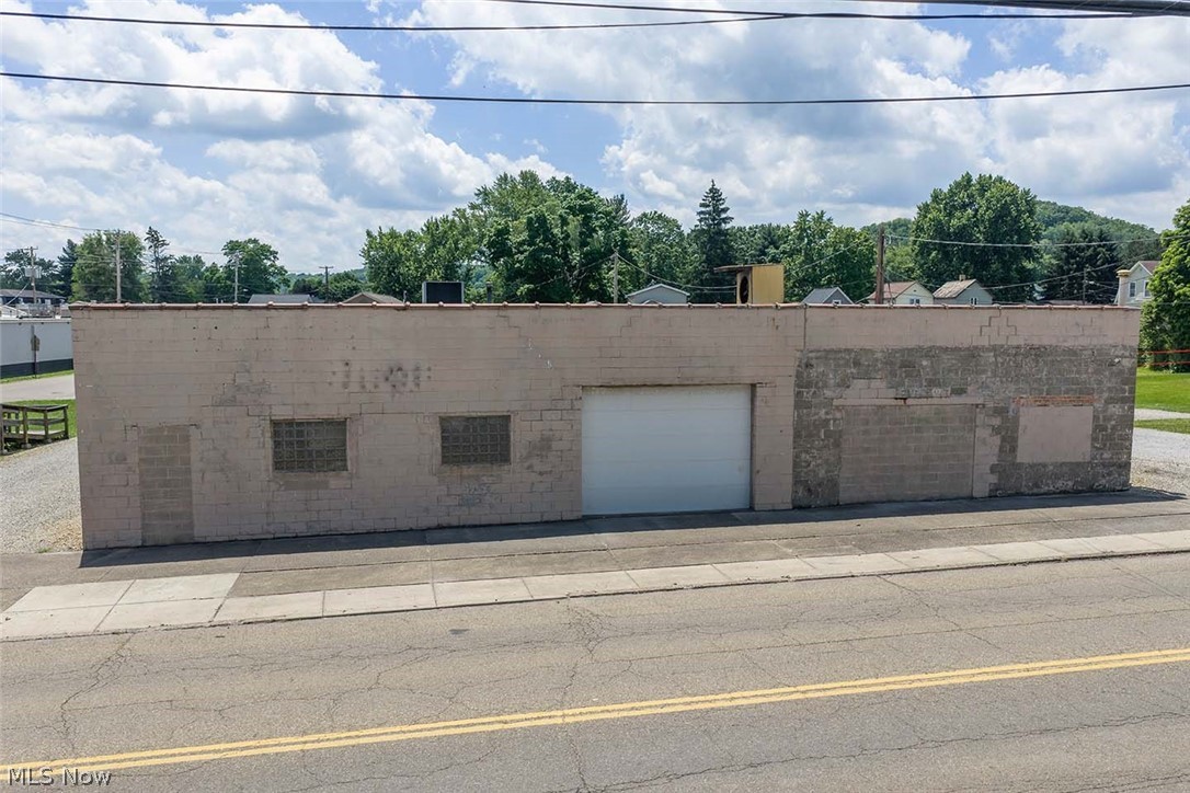 514 Trenton Avenue Uhrichsville OH 44683