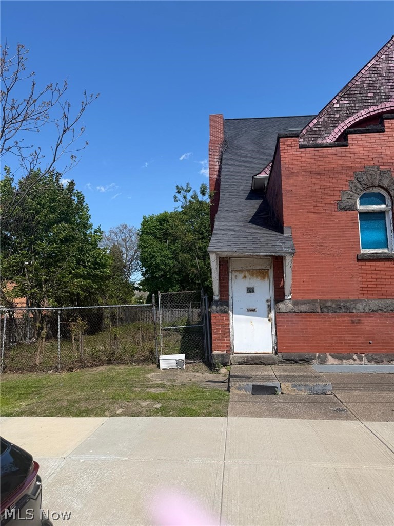 10515 Helena Avenue Cleveland OH 44108