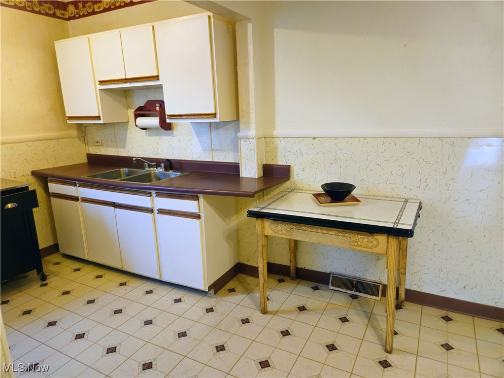 3046 Sackett Avenue Cleveland OH 44109