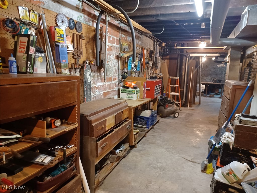 3046 Sackett Avenue Cleveland OH 44109