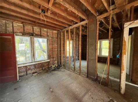 16039 Saint Clair Avenue Cleveland OH 44110
