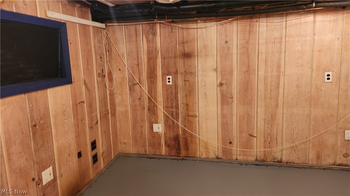 329 E Garfield Road Aurora OH 44202