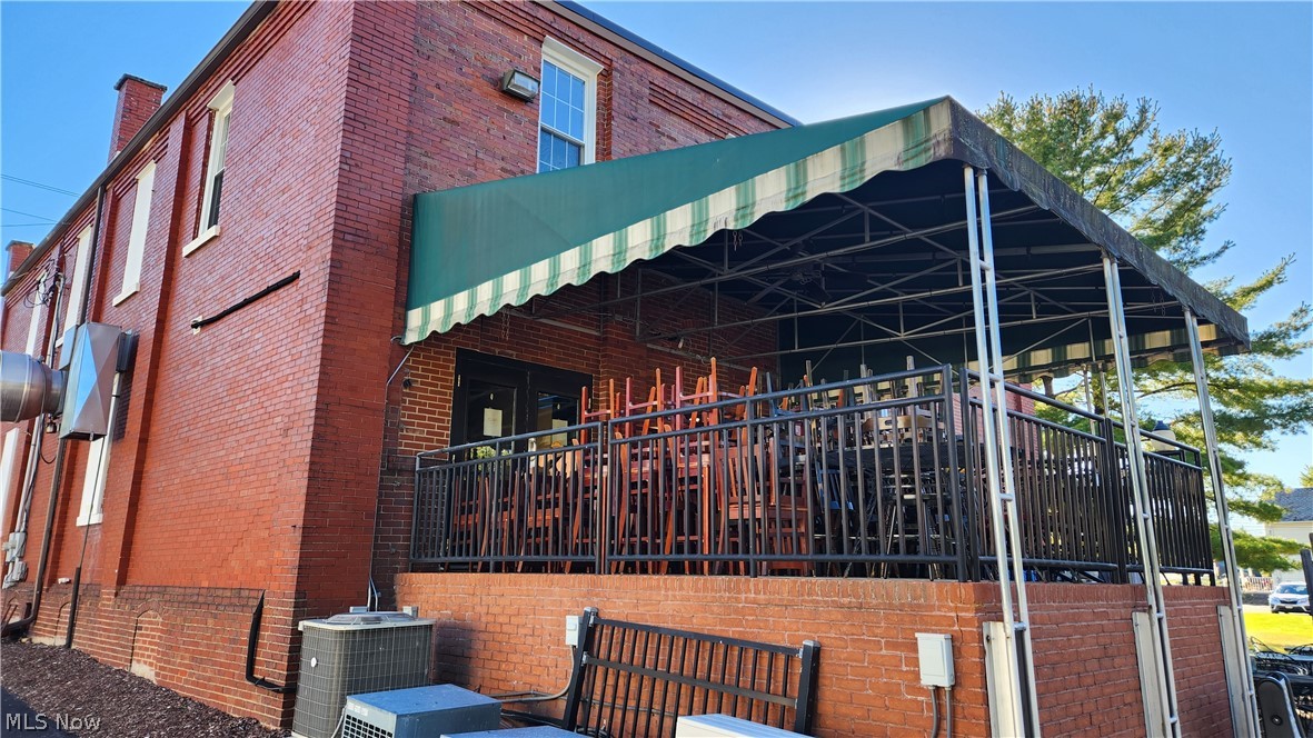 329 E Garfield Road Aurora OH 44202