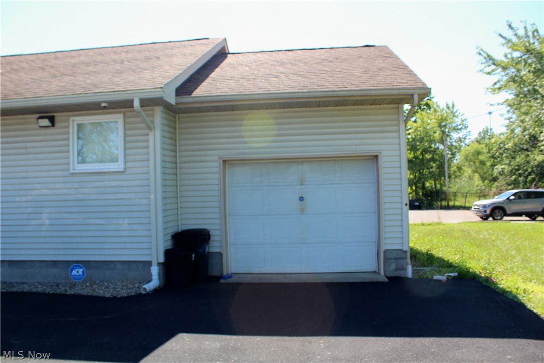1455 Parkman Road NW Warren OH 44485