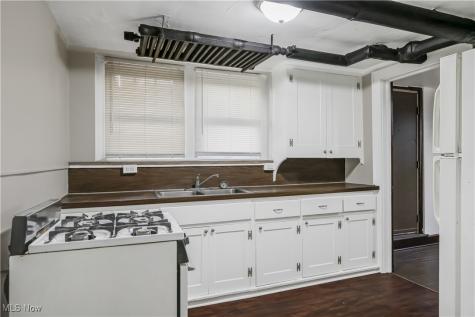 598 Blaine Avenue Akron OH 44310