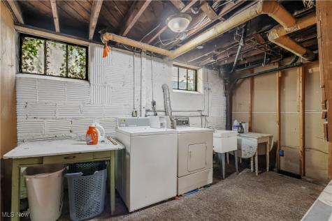 598 Blaine Avenue Akron OH 44310