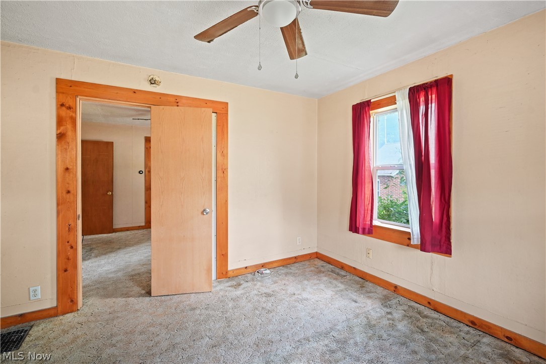 374 Niles Cortland Road SE Warren OH 44484