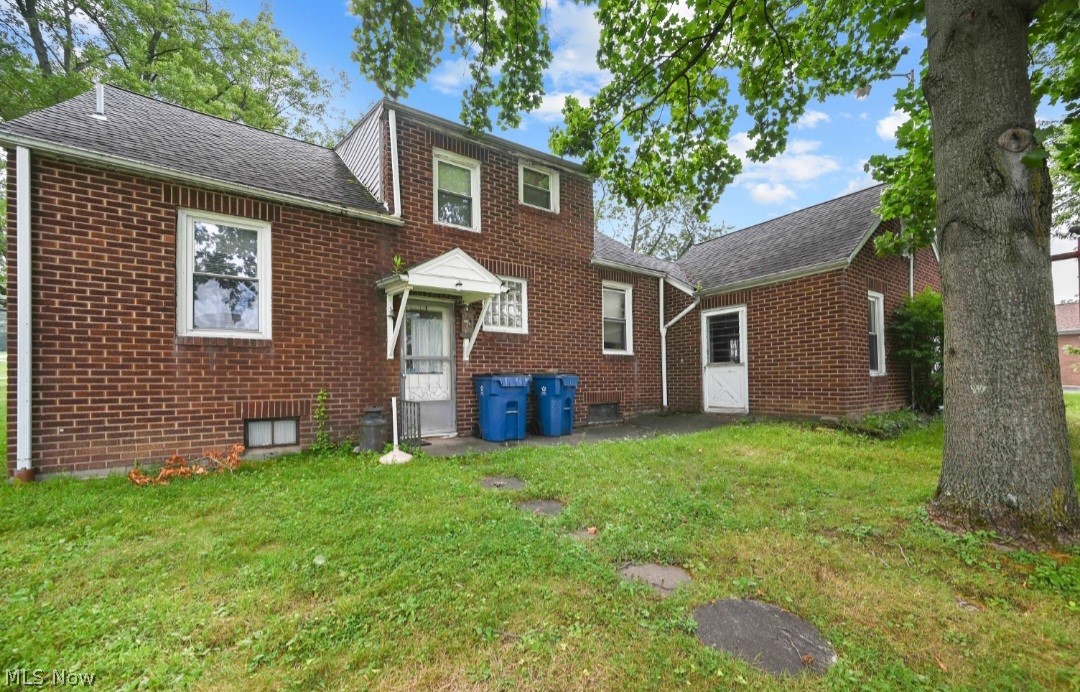 374 Niles Cortland Road SE Warren OH 44484