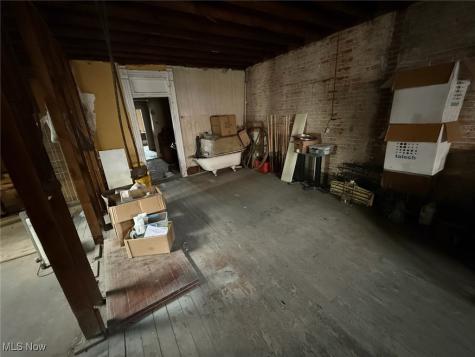 47 W Main Street Geneva OH 44041