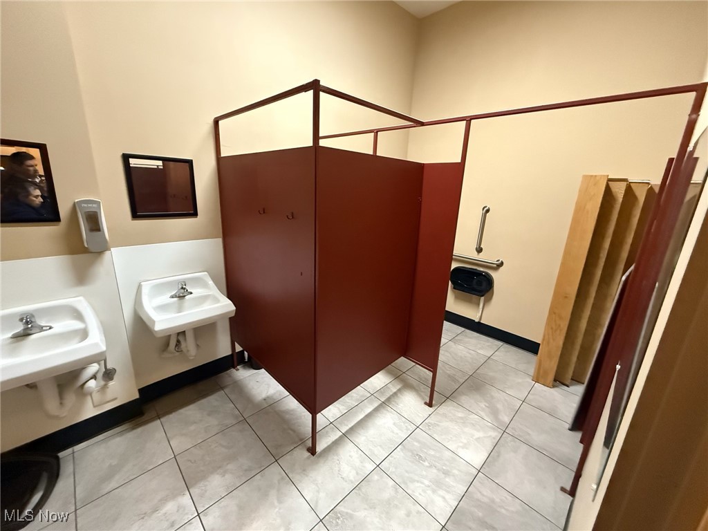 47 W Main Street Geneva OH 44041