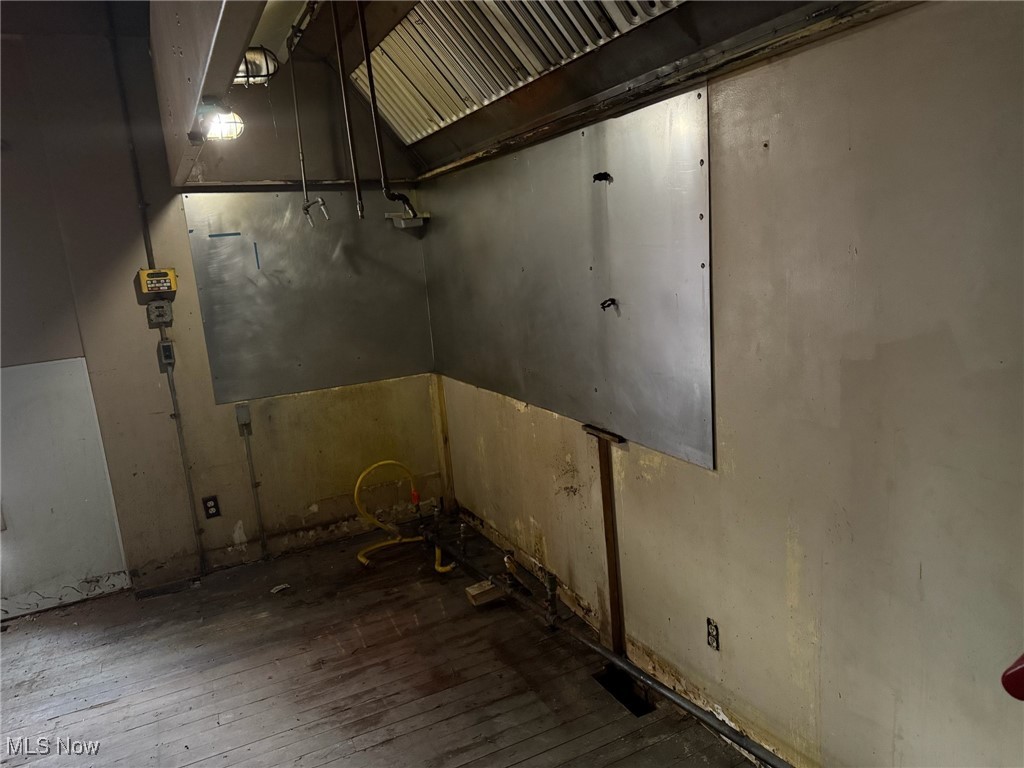 47 W Main Street Geneva OH 44041