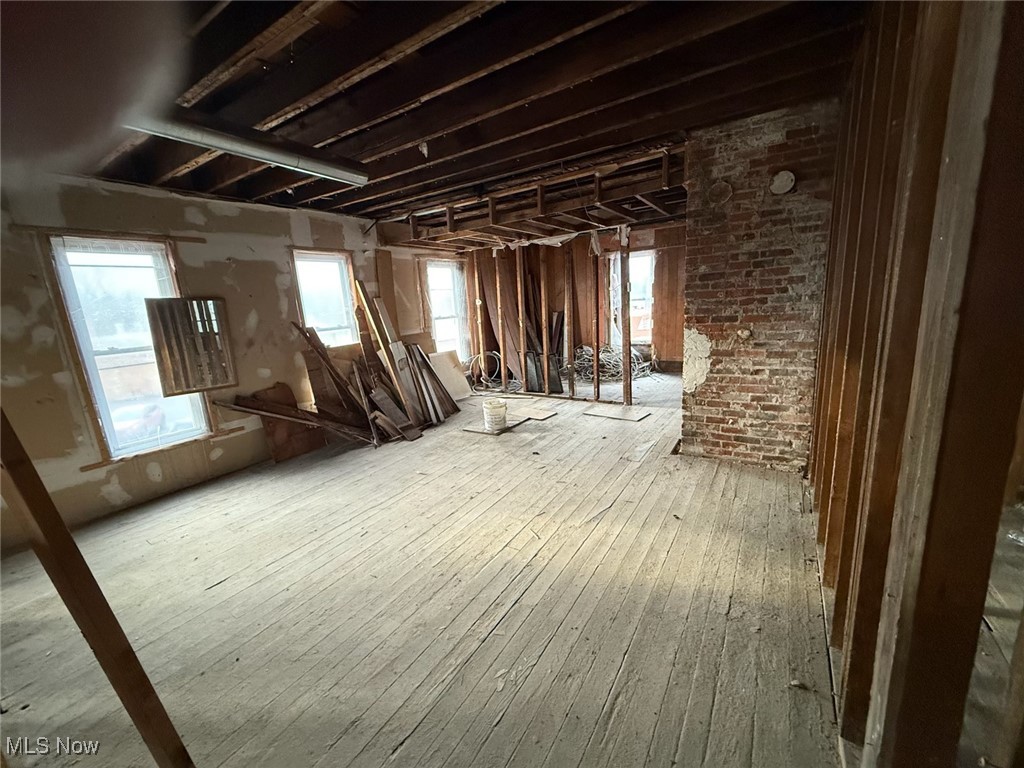 47 W Main Street Geneva OH 44041