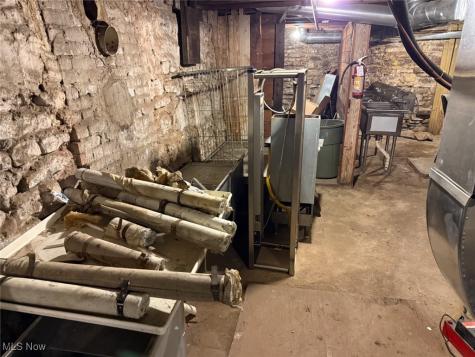 47 W Main Street Geneva OH 44041