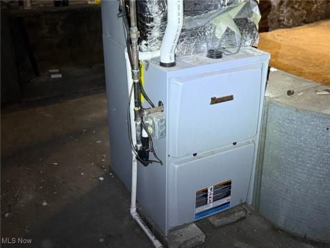 47 W Main Street Geneva OH 44041